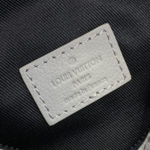 Replica Louis Vuitton Bumbag Discovery Grey 9 Replica Louis Vuitton Bumbag Discovery Grey - high-end fake designer purse