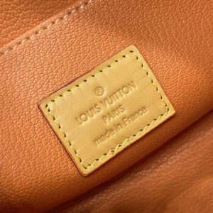 Replica Louis Vuitton Pochette Cosmétique Orange 4 Replica Louis Vuitton Pochette Cosmétique Orange - ultra-realistic fake designer tote