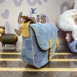 Replica Louis Vuitton Wearable Wallet Denim 5 Replica Louis Vuitton Wearable Wallet Denim - authentic-look luxury purse replica