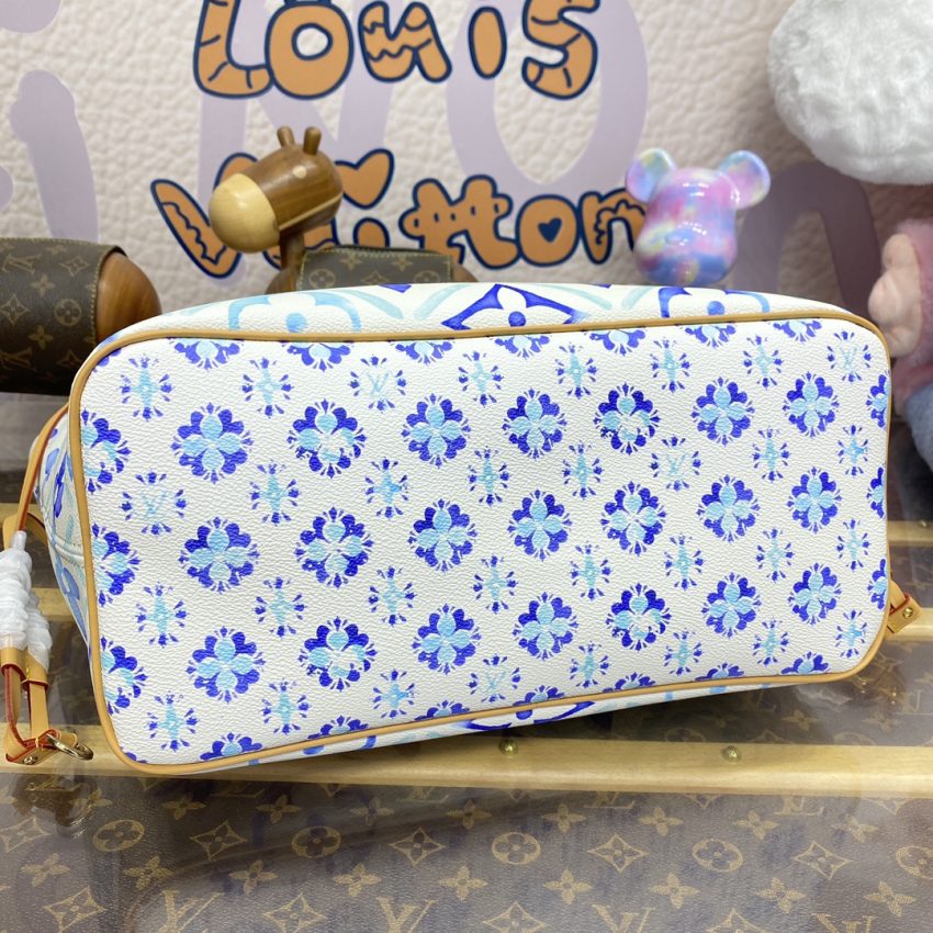 Replica Louis Vuitton Neverfull MM Bue 8 Replica Louis Vuitton Neverfull MM Bue - realistic designer-inspired fake bag