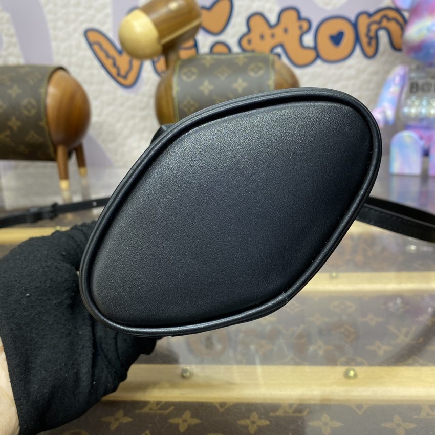 Replica Louis Vuitton Envelope Pouch Black 5 Replica Louis Vuitton Envelope Pouch Black - near-authentic luxury replica handbag
