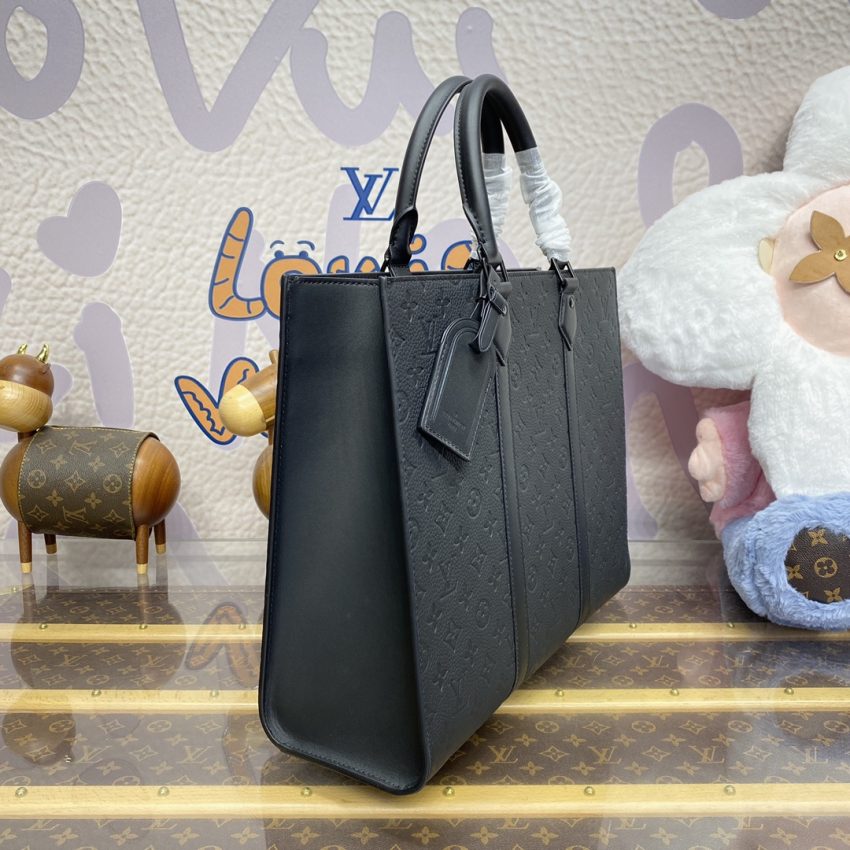 Replica Louis Vuitton Sac Plat 24H Black 3 Replica Louis Vuitton Sac Plat 24H Black - realistic designer-inspired fake bag