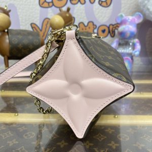 Replica Louis Vuitton Bloom Pouch 8 Replica Louis Vuitton Bloom Pouch - best-selling designer handbag dupe