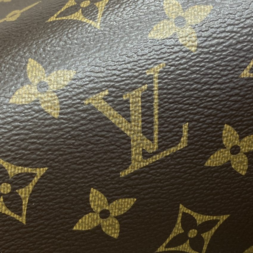 Replica Louis Vuitton Bloom Pouch 10 Replica Louis Vuitton Bloom Pouch - high-quality designer bag clone