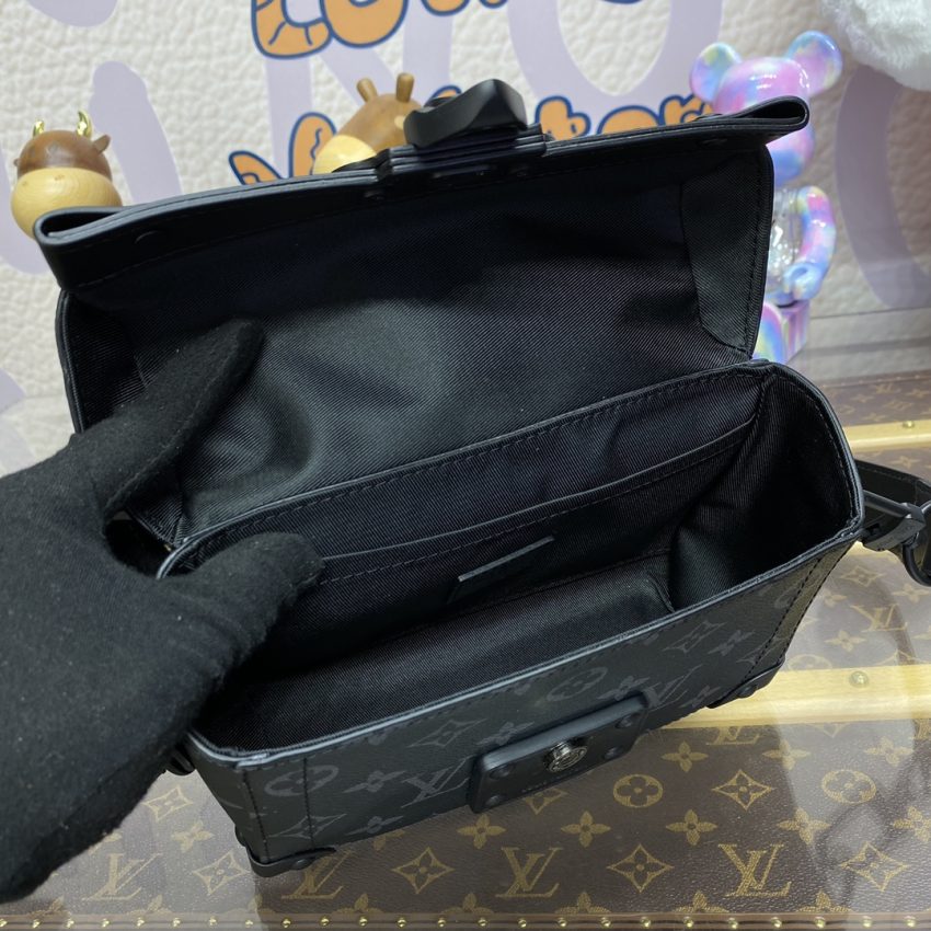 Replica Louis Vuitton Soul Trunk Cross-Body Black 5 Replica Louis Vuitton Soul Trunk Cross-Body Black - ultra-realistic fake designer tote