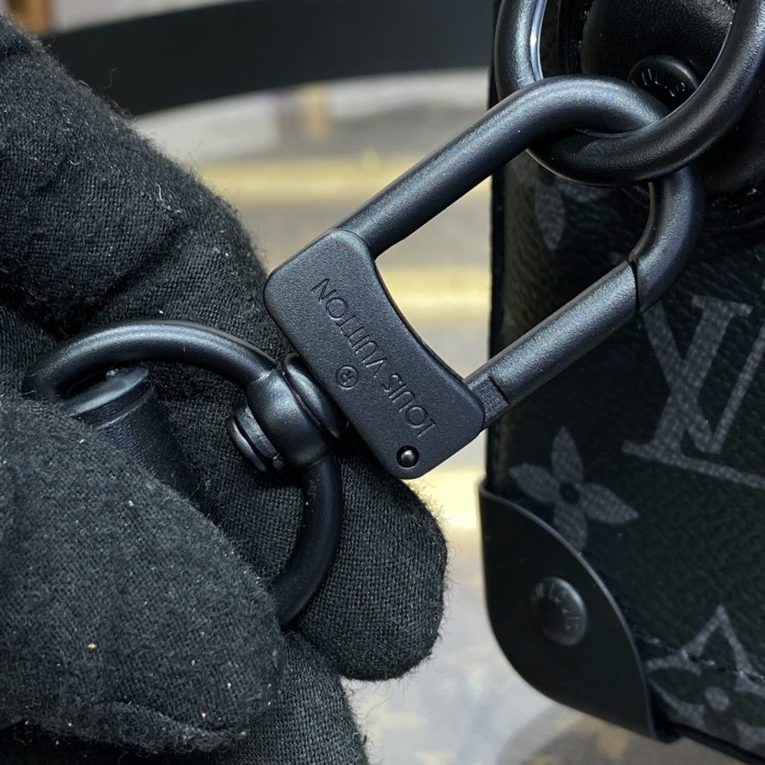 Replica Louis Vuitton Soul Trunk Cross-Body Black 9 Replica Louis Vuitton Soul Trunk Cross-Body Black - ultra-realistic fake designer tote