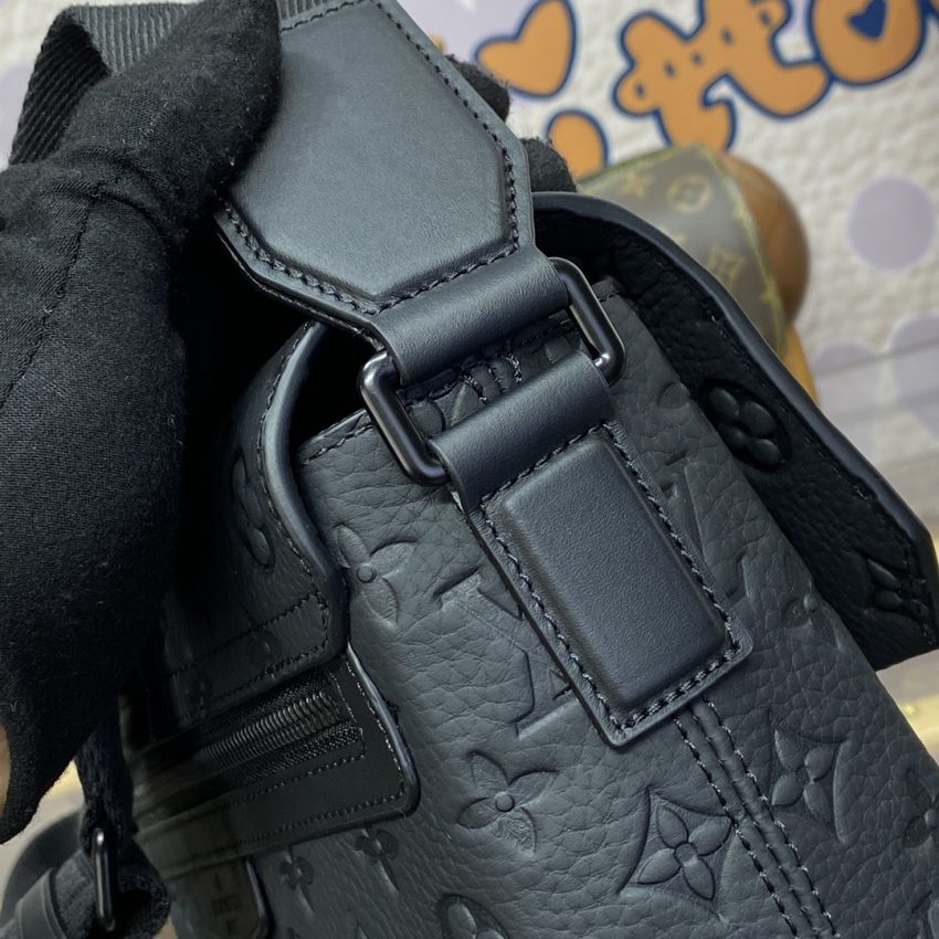 Replica Louis Vuitton S-Cape Messenger Full Black 5 Replica Louis Vuitton S-Cape Messenger Full Black - high-accuracy replica luxury purse
