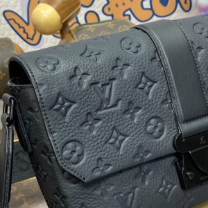 Replica Louis Vuitton S-Cape Messenger Full Black 6 Replica Louis Vuitton S-Cape Messenger Full Black - realistic designer-inspired fake bag