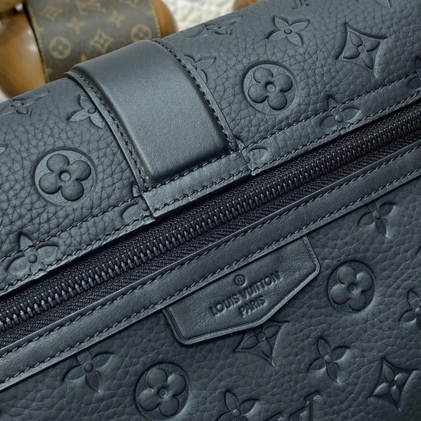 Replica Louis Vuitton S-Cape Messenger Full Black 4 Replica Louis Vuitton S-Cape Messenger Full Black - top-rated replica designer bag