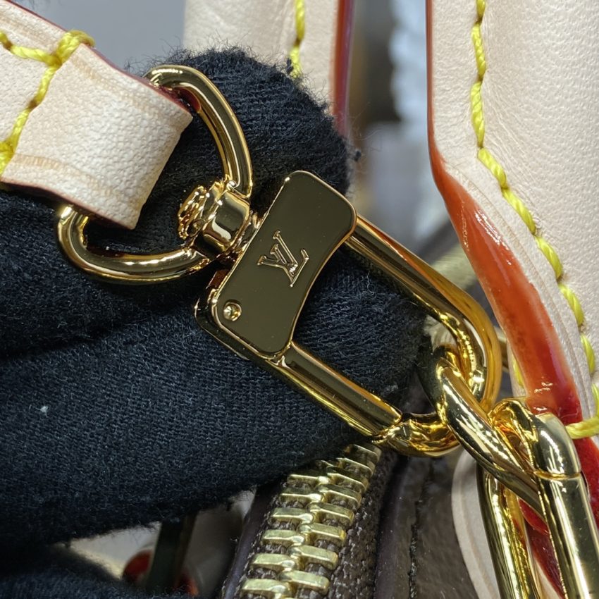Replica Louis Vuitton Lockit BB 10 Replica Louis Vuitton Lockit BB - top-tier luxury replica shoulder bag