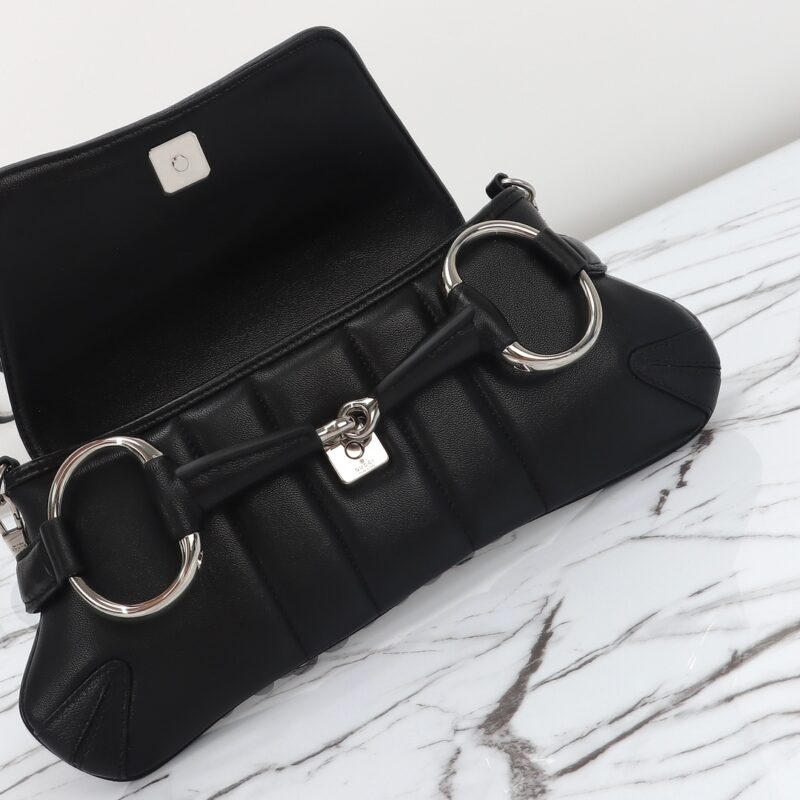 Replica Gucci Horsebit Chain Shoulder Bag Black 2 Replica Gucci Horsebit Chain Shoulder Bag Black - realistic designer-inspired fake bag