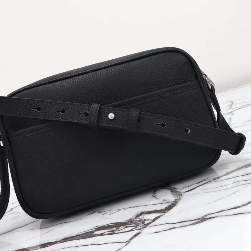 Replica Gucci GG Mini Shoulder Bag Black 2024 4 Replica Gucci GG Mini Shoulder Bag Black 2024 - ultra-realistic fake designer tote