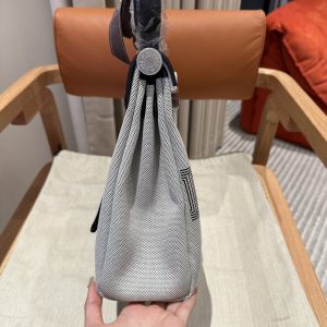 Replica Hermes Herbag 31cm Circuit Black 4 Replica Hermes Herbag 31cm Circuit Black - top-tier luxury replica shoulder bag