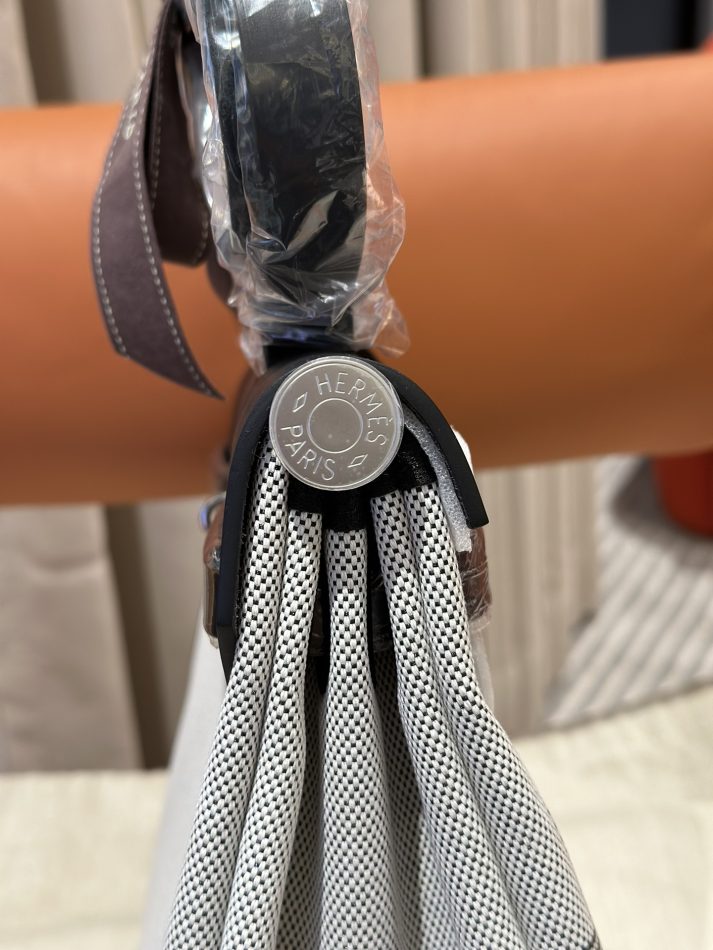 Replica Hermes Herbag 31cm Circuit Black 10 Replica Hermes Herbag 31cm Circuit Black - high-accuracy replica luxury purse