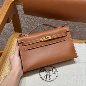 Replica Hermes Kelly Pochette Swift Brown 1 Replica Hermes Kelly Pochette Swift Brown - best quality luxury bag dupe