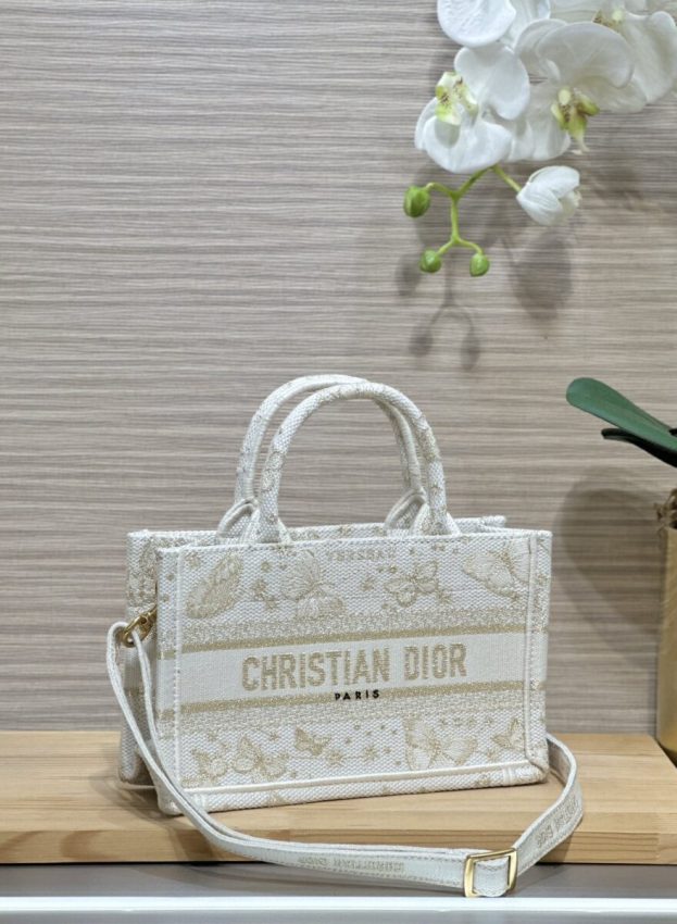Replica Dior Tote Book Mini Kingdee 3 Replica Dior Tote Book Mini Kingdee - high-end fake designer purse