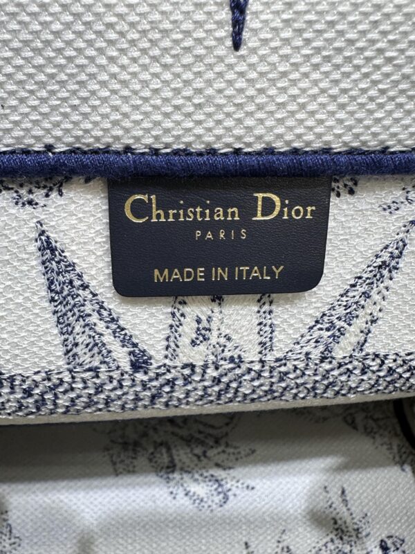 Replica Dior Tote Book Infinite Dream 4 Replica Dior Tote Book Infinite Dream - premium-grade designer purse dupe