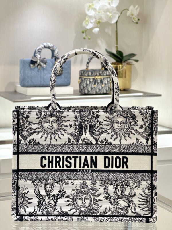 Replica Dior Tote Book Black&White Sun 1 Replica Dior Tote Book Black&White Sun - ultra-realistic fake designer tote