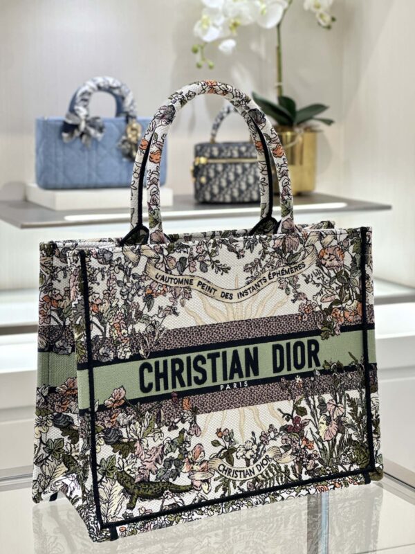 Replica Dior Tote Book Sunflower Autumn 4 Replica Dior Tote Book Sunflower Autumn - elite superclone designer purse