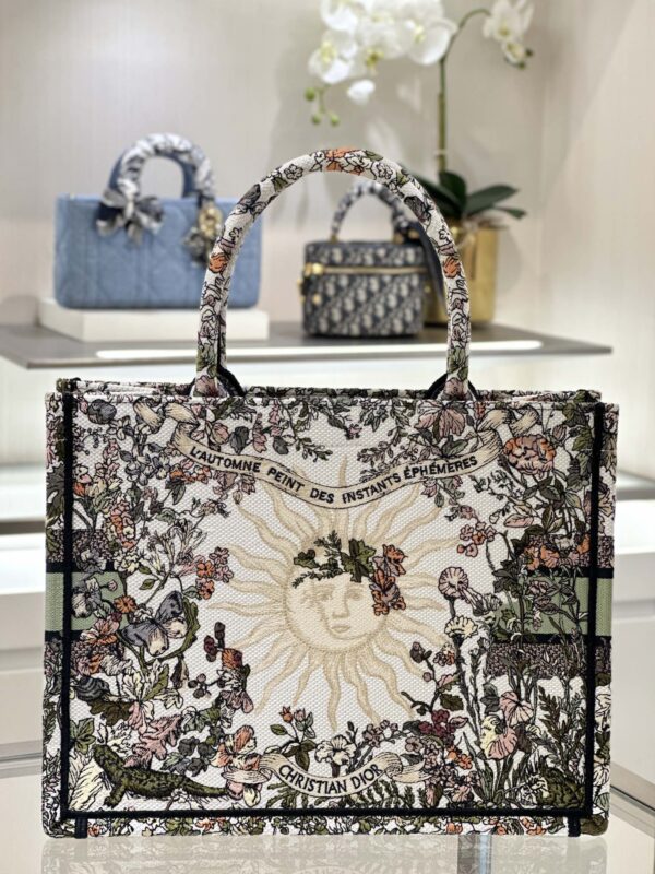 Replica Dior Tote Book Sunflower Autumn 5 Replica Dior Tote Book Sunflower Autumn - near-authentic luxury replica handbag