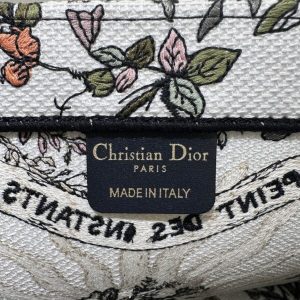 Replica Dior Tote Book Sunflower Autumn 6 Replica Dior Tote Book Sunflower Autumn - high-end fake designer purse