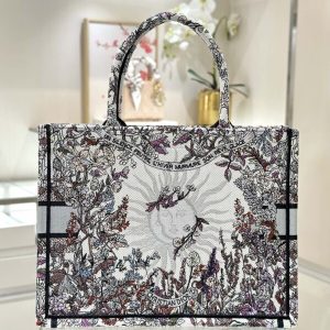 Replica Dior Tote Book Sun flower winter 2 Replica Dior Tote Book Sun flower winter - high-accuracy replica luxury purse