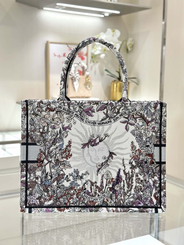 Replica Dior Tote Book Sun flower winter 2 Replica Dior Tote Book Sun flower winter - high-accuracy replica luxury purse