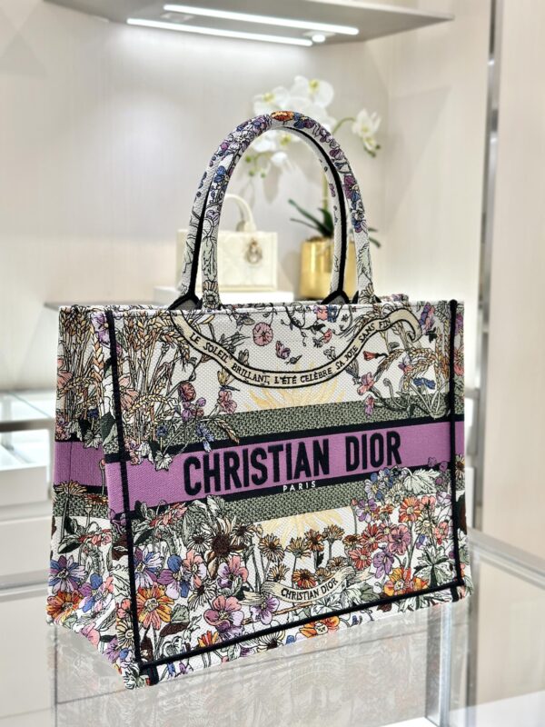 Replica Dior Tote Book Sunflower 3 Replica Dior Tote Book Sunflower - top-tier luxury replica shoulder bag