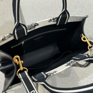Replica Dior Tote Book Constilation - ultra-realistic fake designer tote