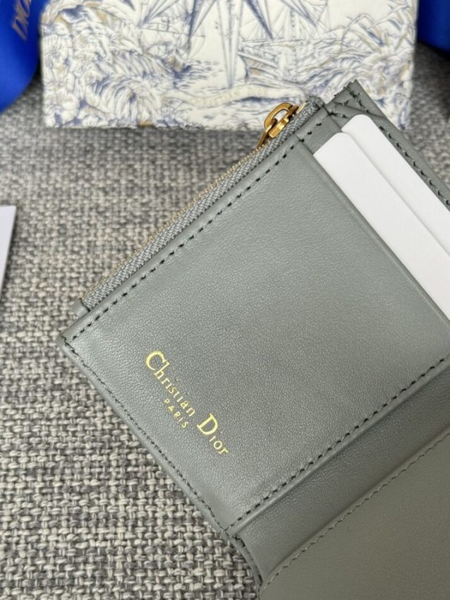 Replica Dior 30 Montaigne Wallet - realistic designer-inspired fake bag