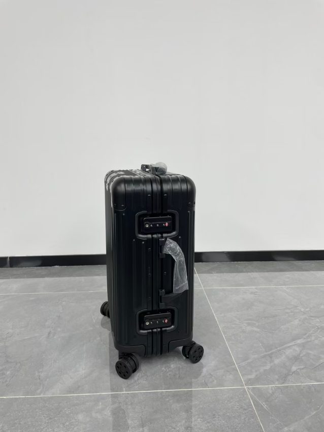 Replica Rimowa Original Suitcase Black 6 Replica Rimowa Original Suitcase Black - ultra-realistic fake designer tote
