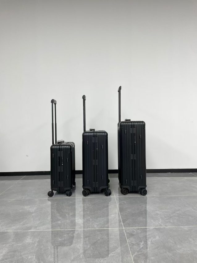 Replica Rimowa Original Suitcase Black 4 Replica Rimowa Original Suitcase Black - ultra-realistic fake designer tote
