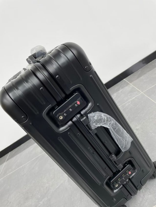 Replica Rimowa Original Suitcase Black 5 Replica Rimowa Original Suitcase Black - authentic-look luxury purse replica