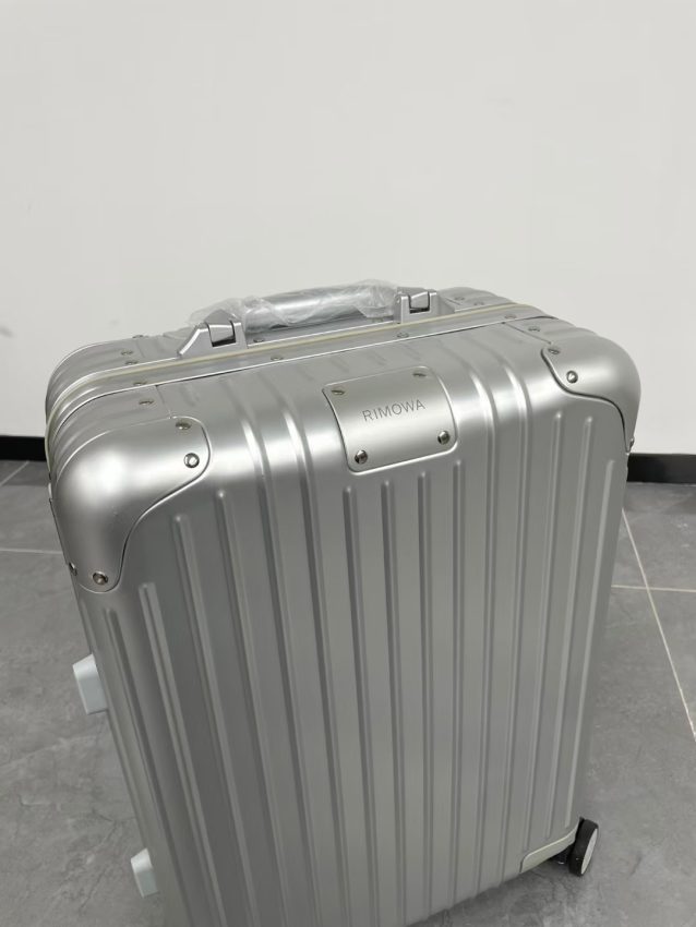 Replica Rimowa Original Suitcase Silver 2 Replica Rimowa Original Suitcase Silver - best-selling designer handbag dupe