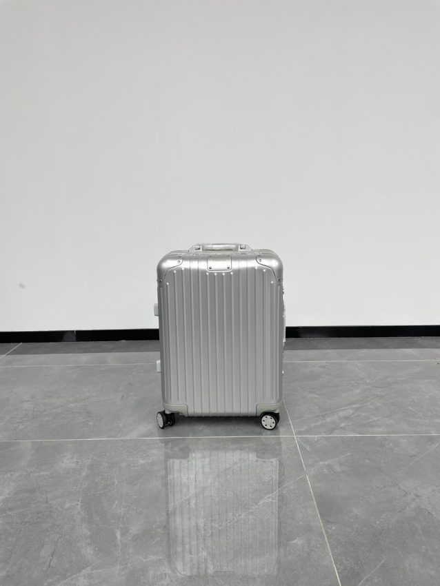Replica Rimowa Original Suitcase Silver 3 Replica Rimowa Original Suitcase Silver - high-accuracy replica luxury purse