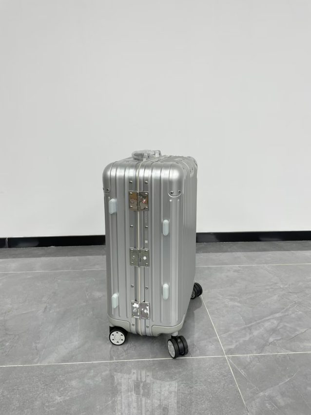 Replica Rimowa Original Suitcase Silver 9 Replica Rimowa Original Suitcase Silver - near-authentic luxury replica handbag