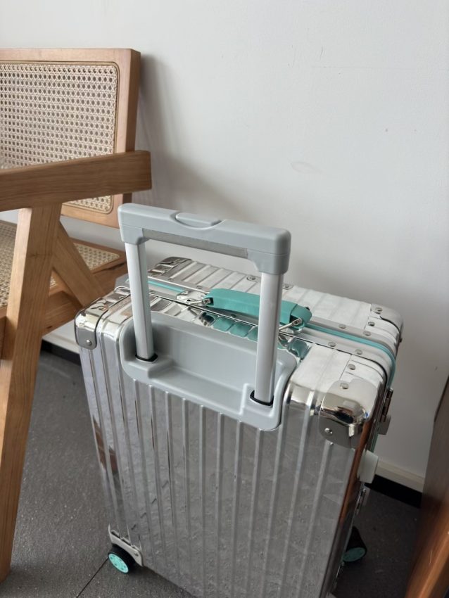 Replica Rimowa Tiffany Suitcase - high-end fake designer purse