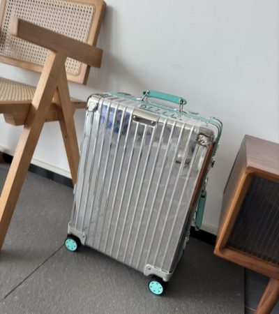 Replica Rimowa Tiffany Suitcase - top-tier luxury replica shoulder bag