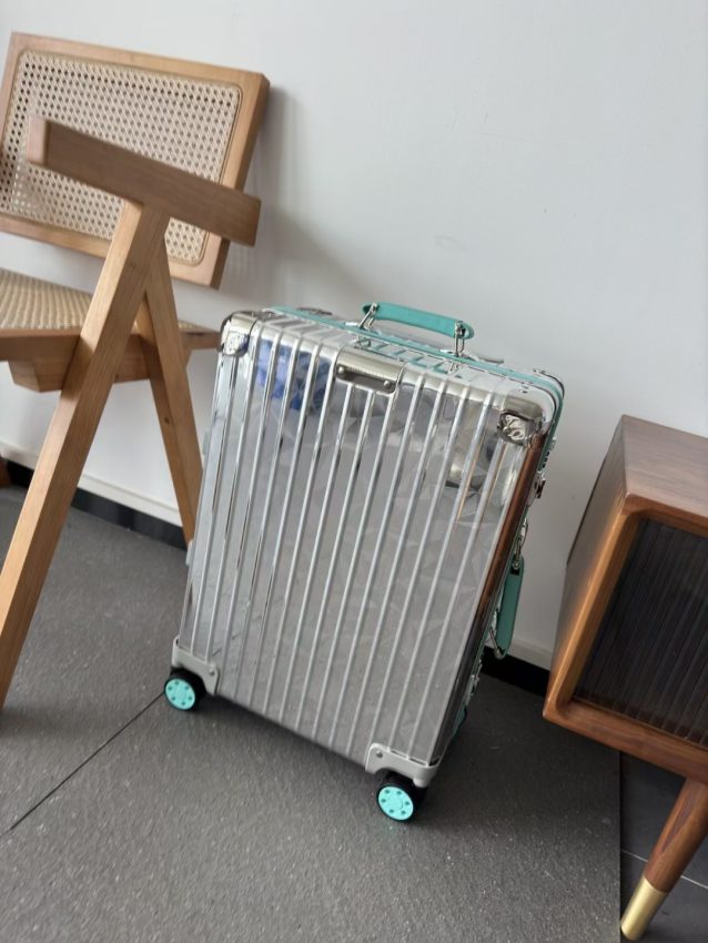 Replica Rimowa Tiffany Suitcase - top-tier luxury replica shoulder bag