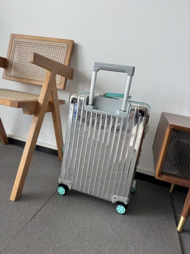 Replica Rimowa Tiffany Suitcase - top-tier luxury replica shoulder bag
