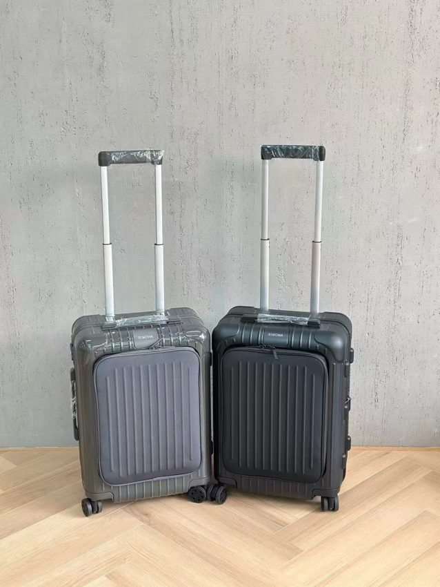 Replica Rimowa Business Suitcase - ultra-realistic fake designer tote