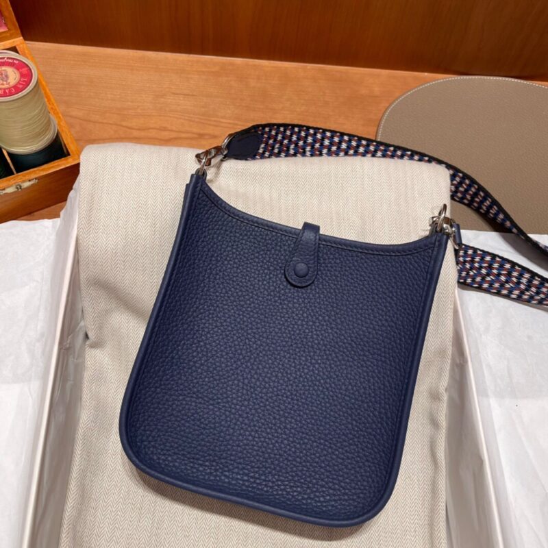 Replica Hermes Evelyne II TPM Black 4 Replica Hermes Evelyne II TPM Black - high-quality designer bag clone