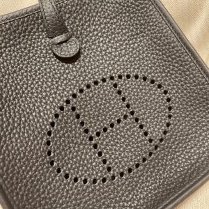 Replica Hermes Evelyne II TPM Black Strap 2 Replica Hermes Evelyne II TPM Black Strap - near-authentic luxury replica handbag