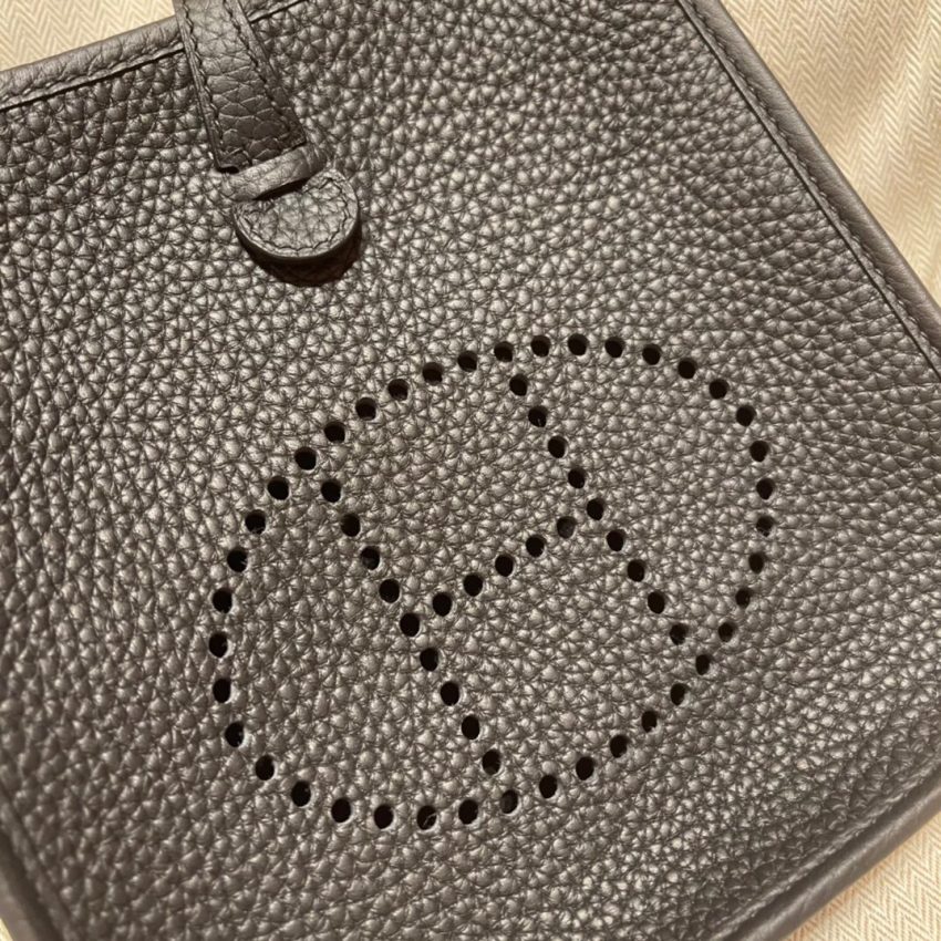 Replica Hermes Evelyne II TPM Black Strap 2 Replica Hermes Evelyne II TPM Black Strap - near-authentic luxury replica handbag