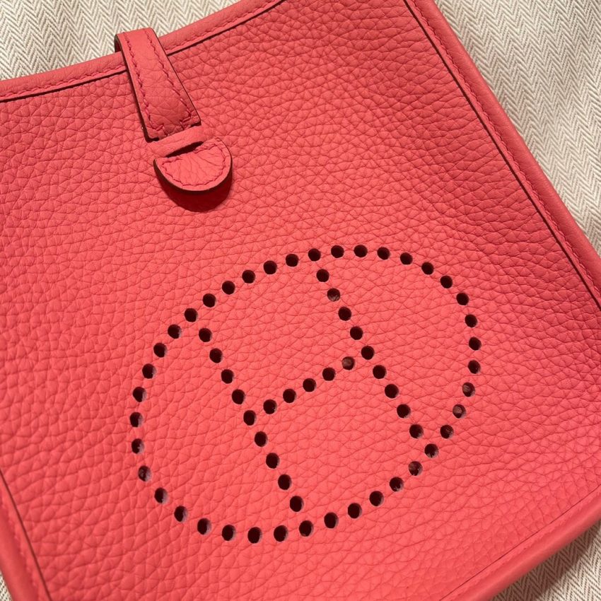 Replica Hermes Evelyne II TPM Red 2 Replica Hermes Evelyne II TPM Red - high-end fake designer purse