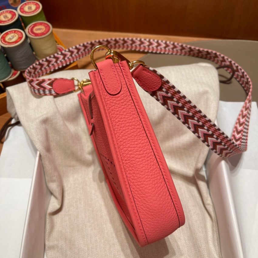 Replica Hermes Evelyne II TPM Red 4 Replica Hermes Evelyne II TPM Red - ultra-realistic fake designer tote