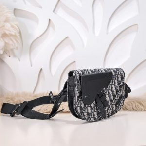 Replica Dior Messenger Oblique 10 Replica Dior Messenger Oblique - near-authentic luxury replica handbag