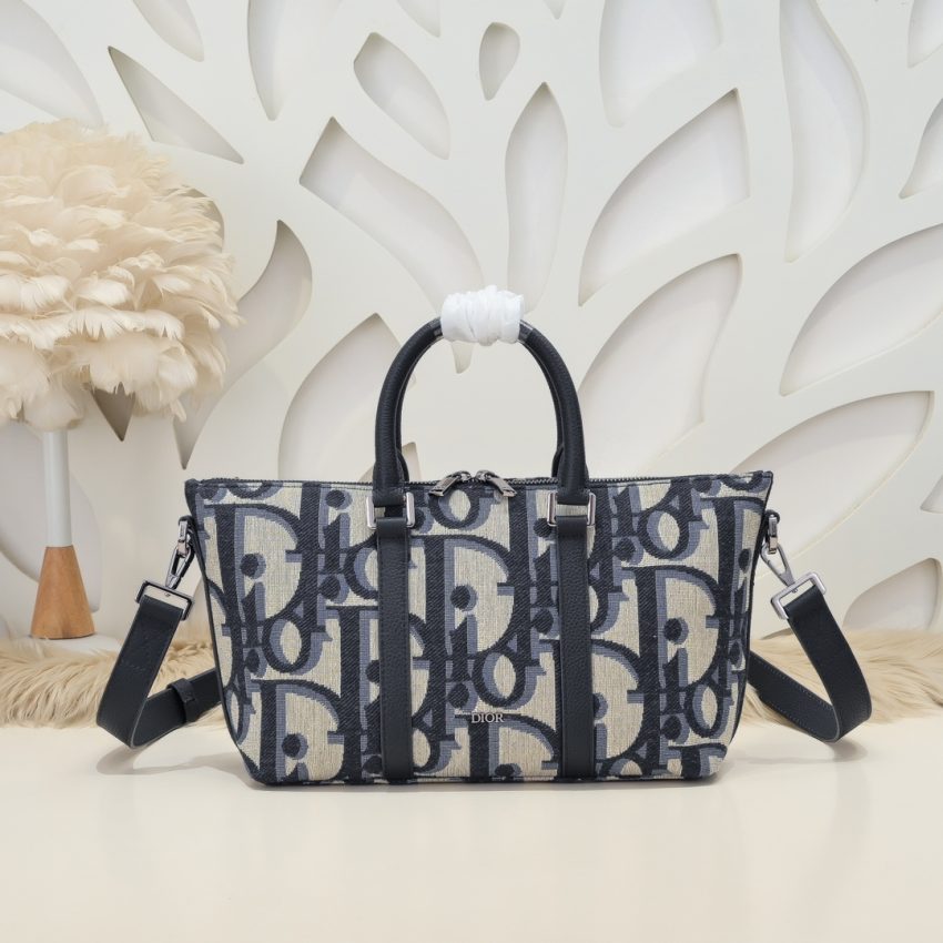 Replica Dior Weekender 25 - high-quality designer bag clone
