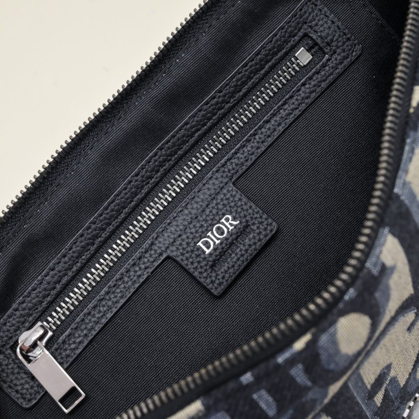 Replica Dior Weekender 25 - high-quality designer bag clone