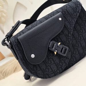 Replica Dior Saddle Messenger Black Classic 5 Replica Dior Saddle Messenger Black Classic - ultra-realistic fake designer tote